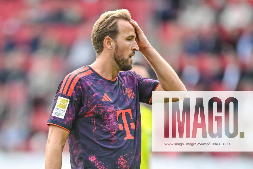 Harry Kane of FC Bayern Munich gestures, looking dejected, during the Bundesliga 1 match between FC Augsburg and FC Bayern Munich, at the WWK Arena on October 10, 2026, in Augsburg, Germany. Photo by Harry Langer, DeFodi Images. Harry Kane of FC Bayern Munich gestures and looks dejected during the Bundesliga match between FC Augsburg and FC Bayern Munich at the WWK Arena on October 10, 2026, in Augsburg, Germany. Photo by Harry Langer, DeFodi Images. DFB and DFL regulations prohibit any use of photographs as image sequences and or quasi-video. Photo by Harry Langer, DeFodi Images. DFB and DFL regulations prohibit any use of photographs as imSEQUENCES AND OR QUASI-VIDEO