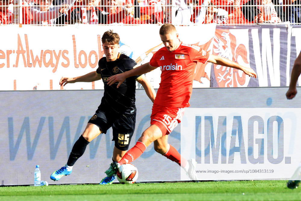 GER, Soccer, Bundesliga 1, 2026–2027, Alte Foersterei, 1. FC Union vs. SV Elversberg, Matchday 5, Tom Rothe (1. FC Union Berlin) 15, Lukas Petkov (Elversberg) 25, 1. Liga. DFB and DFL regulations prohibit any use of photographs as image sequences and or quasi-video. nordphoto GmbH, Engler, Berlin, Alte Foersterei Stadium, Berlin, Germany
