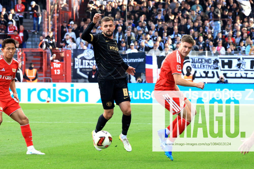 GER, Soccer, Bundesliga 1, 2026–2027, Alte Foersterei, 1 FC Union vs. SV Elsversberg, Matchday 5 Michel Aebischer 1 FC Union Berlin 20, LUKASZ POREBA Elversberg 8 1st Division DFB DFL regulations prohibit any use of photographs as image sequences and or quasi-video nordphoto GmbH Engler Berlin Alte Foersterei Stadium Berlin Germany