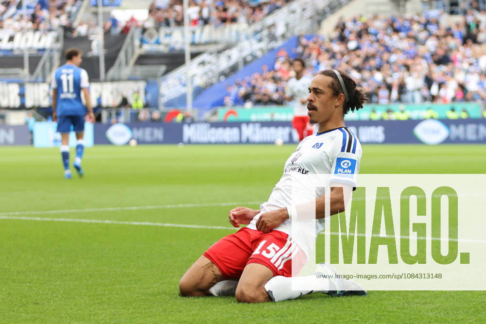 Soccer, Bundesliga 1, TSG 1899 Hoffenheim vs. Hamburger SV – Goal scored, goal making the score 0–1 by Yussuf Poulsen of Hamburger SV – Goal celebration, Goal celebration, celebrating the goal, celebrates scoring Sinsheim