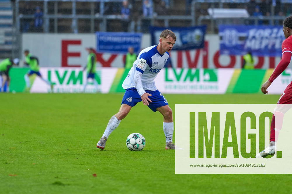 German Soccer, 3rd Division, Matchday 8, Hänsch Arena, Meppen, Emsland, Lower Saxony, SV Meppen vs. VfB Stuttgart U21, VfB Stuttgart II Dominique Domröse SV Meppen, 2