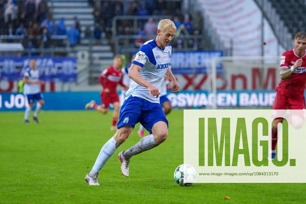 German Soccer, 3rd Division, Matchday 8, Hänsch Arena, Meppen, Emsland, Lower Saxony, SV Meppen vs. VfB Stuttgart U21, VfB Stuttgart II Jona Borsum SV Meppen, 4