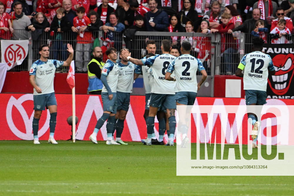 Soccer 1 Bundesliga, FSV Mainz 05 vs. Bayer 04 Leverkusen: Goal celebration after Patrik Schick s goal for Bayer 04 Leverkusen (0-2). DFL and DFB regulations prohibit any use of photographs as image sequences and or quasi-VIDEO Mainz