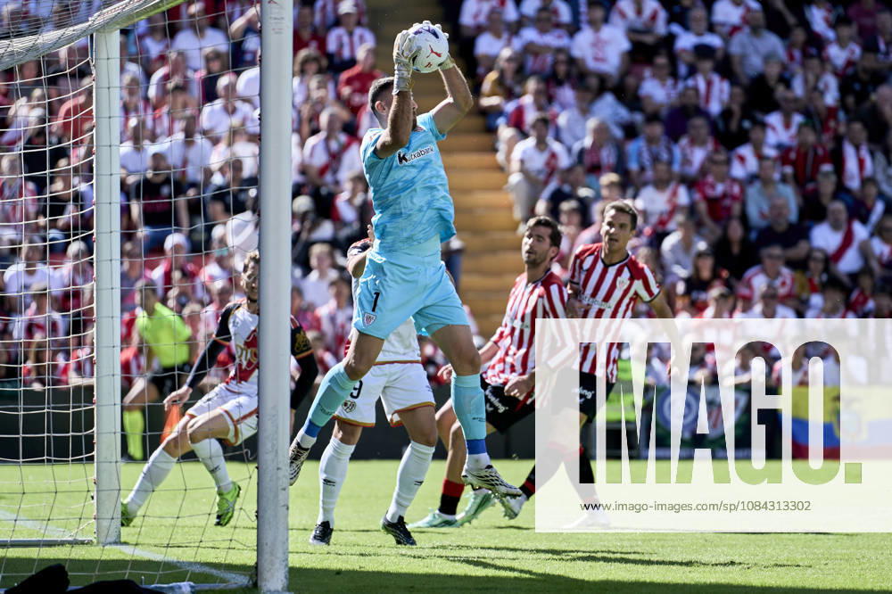 Unai Simon of Athletic Club in action during the Spanish League, LaLiga EA Sports, football match played between Rayo Vallecano and Athletic Club at Vallecas stadium on October 10, 2026, in Madrid, Spain. Madrid Spain - ZUMAa181 20261010_zaa_a181_015