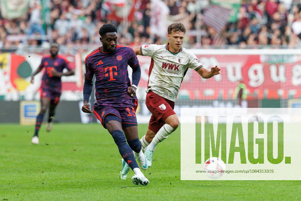 Alphonso Davies, 19, FC Bayern Munich, and Robin Fellhauer, 19, FC Augsburg, during the match between FC Augsburg and FC Bayern Munich, soccer, men s, Bundesliga, 2026–2027, Matchday 5 on October 10, 2026, in Augsburg, WWK ARENA. DFL and DFB regulations prohibit any use of photographs as image sequences and or quasi-video. Bayern, Germany