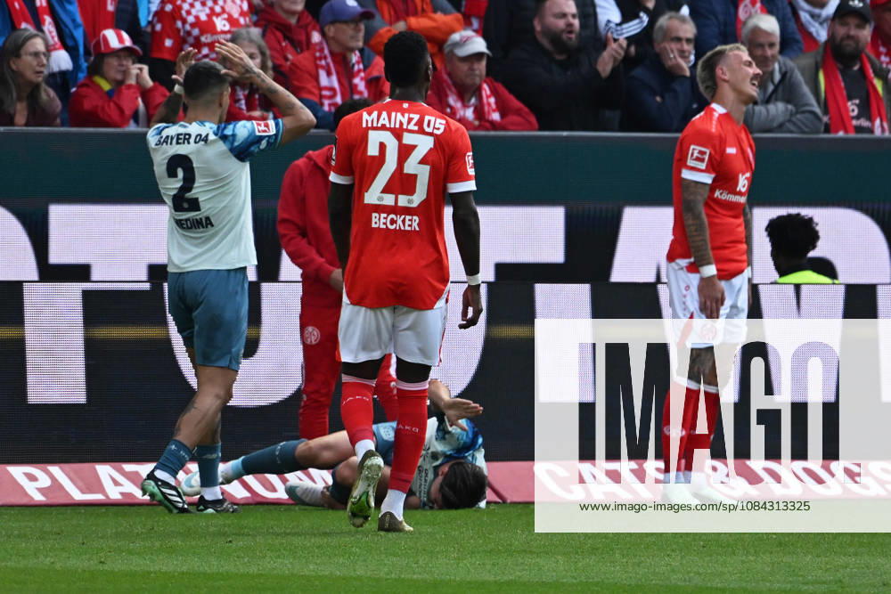 Soccer 1st Bundesliga, FSV Mainz 05 vs. Bayer 04 Leverkusen, ref. Philipp Tietz, FSV Mainz 05 after the foul on Miguel Gutierrez, Bayer 04 Leverkusen. DFL and DFB regulations prohibit any use of photographs as image sequences and or quasi-VVIDEO Mainz