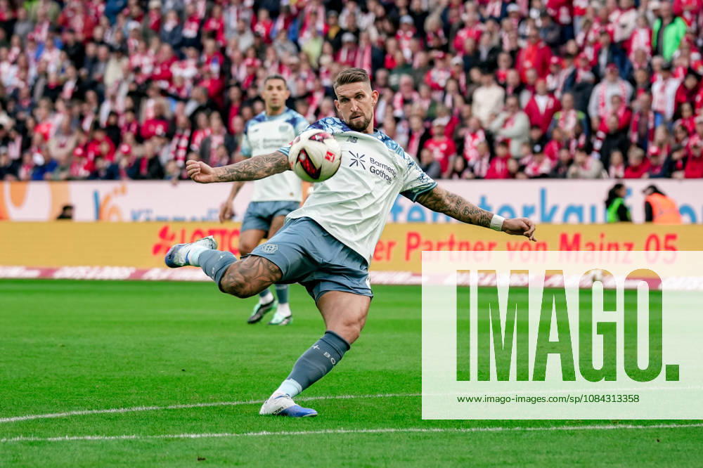 Germany Soccer Season 2026–2027, 1. Bundesliga, Matchday 5, FSV Mainz 05 vs. Bayer 04 Leverkusen at MEWA Arena, Mainz; Robert Andrich (Bayer 04 Leverkusen) scores the 0–1 goal; shot, shot on goal, on the ball, in possession; Mainz, MEWA Arena, Germany