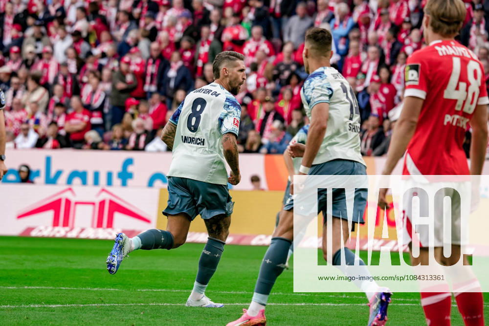 Germany Soccer Season 2026–2027, 1. Bundesliga, Matchday 5, FSV Mainz 05 vs. Bayer 04 Leverkusen at MEWA Arena in Mainz; Robert Andrich of Bayer 04 Leverkusen scores the 0–1 goal, goal celebration, celebration, joy, emotions, Mainz, MEWA Arena, Germany