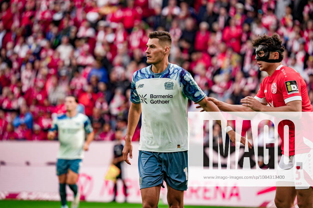 Germany Soccer Season 2026–2027, Bundesliga 1, Matchday 5, 1 FSV Mainz 05 vs. Bayer 04 Leverkusen at MEWA Arena, Mainz; Patrik Schick of Bayer 04 Leverkusen, 14 Facial expressions, emotions, in a tackle with Fabio Gruber of 1. FSV Mainz 05, 3 Mainz, MEWA Arena, Germany