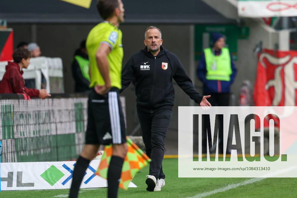 Manuel Baum, FC Augsburg, Head Coach, GER, FC Augsburg vs. FC Bayern Munich, Soccer, Bundesliga, Matchday 5, 2026–2027 Season, October 10, 2026, DFL and DFB regulations prohibit any use of photographs as image sequences and or quasi-video, GER, FC Augsburg vs. FC Bayern Munich, Soccer, Bundesliga, Matchday 5, 2026–2027 season, October 10, 2026, Augsburg