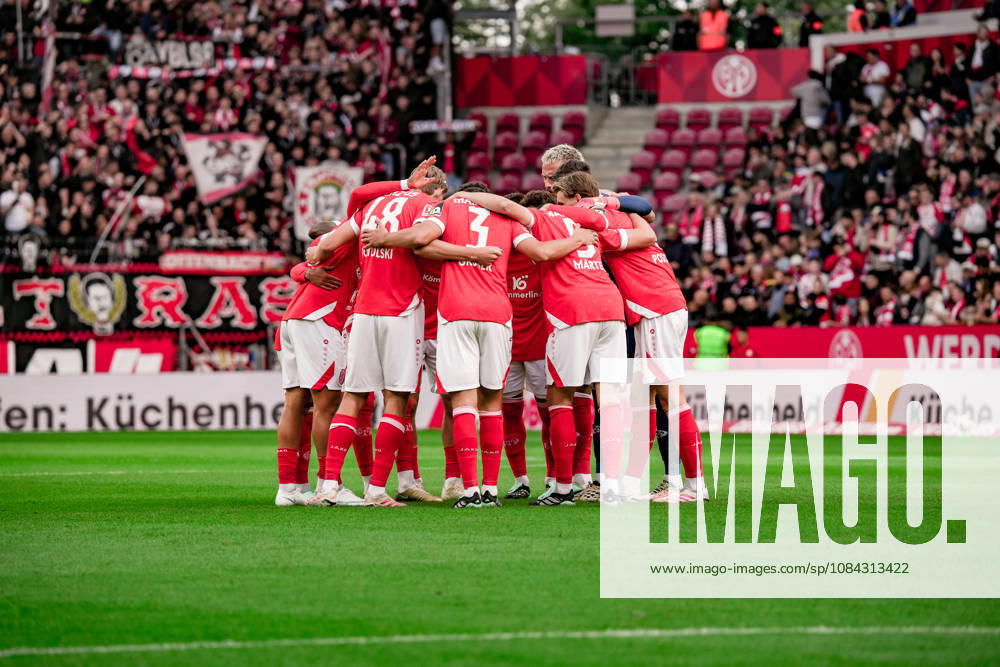 Germany Soccer Season 2026–2027, Bundesliga 1, Matchday 5, FSV Mainz 05 vs. Bayer 04 Leverkusen, MEWA Arena, Mainz; Mainz team huddle before the game, Mainz, MEWA Arena, Germany