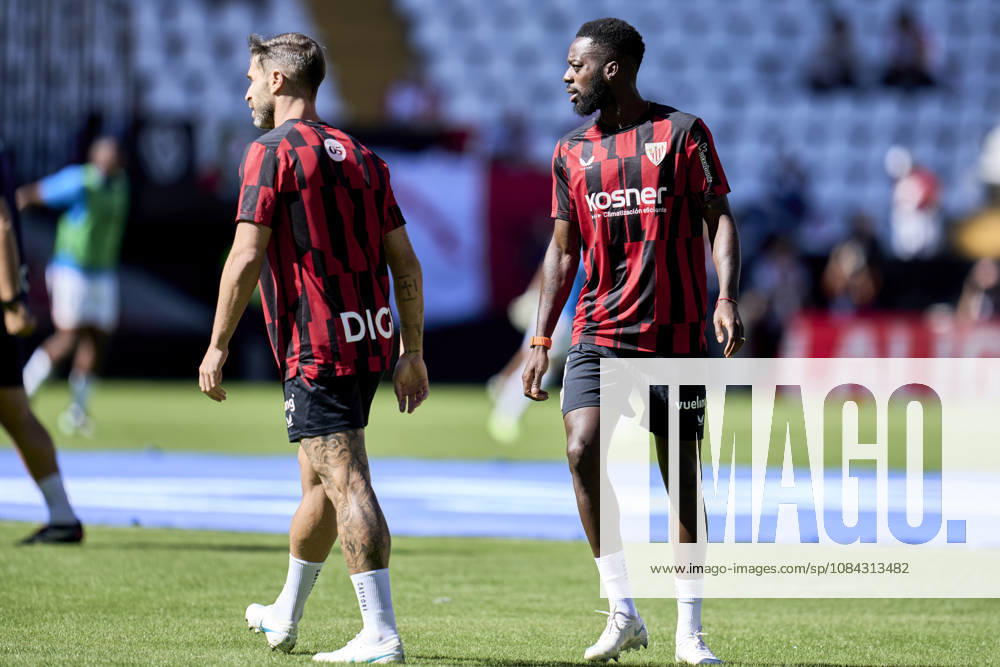 Inaki Williams of Athletic Club warms up during the Spanish League, LaLiga EA Sports, football match played between Rayo Vallecano and Athletic Club at Vallecas stadium on October 10, 2026, in Madrid, Spain. Madrid Spain - ZUMAa181 20261010_zaa_a181_024