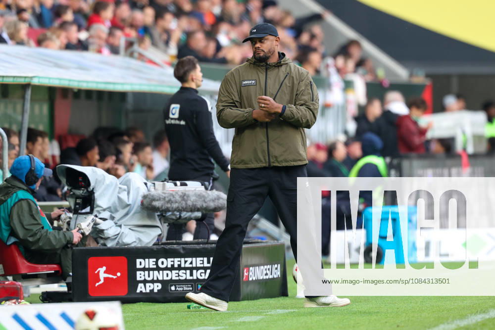 Vincent Kompany, Head Coach, FC Bayern Munich, GER, FC Augsburg vs. FC Bayern Munich, Soccer, Bundesliga, Matchday 5, 2026–2027 Season, October 10, 2026, DFL and DFB regulations prohibit any use of photographs as image sequences and or quasi-video, GER, FC Augsburg vs. FC Bayern Munich, Soccer, Bundesliga, Matchday 5, 2026–2027 Season, October 10, 2026, Augsburg