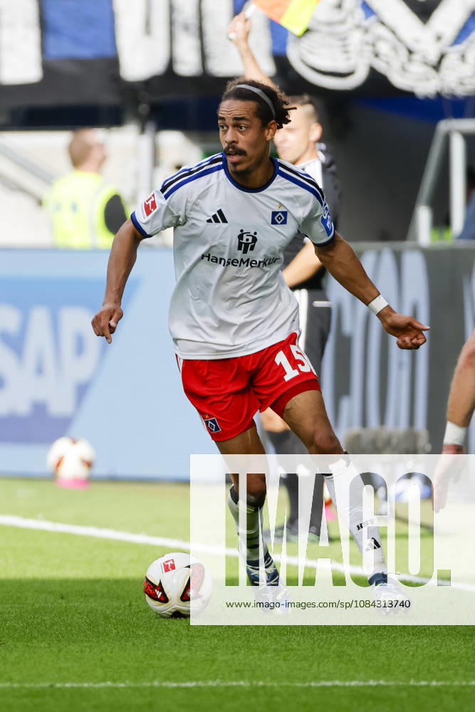 Yussuf Poulsen, Hamburger SV, 15 on the ball, Germany, soccer, Bundesliga 1, Matchday 5, 2026–2027, TSG Hoffenheim vs. Hamburger SV, October 10, 2026, Sinsheim SNP Arena, Germany