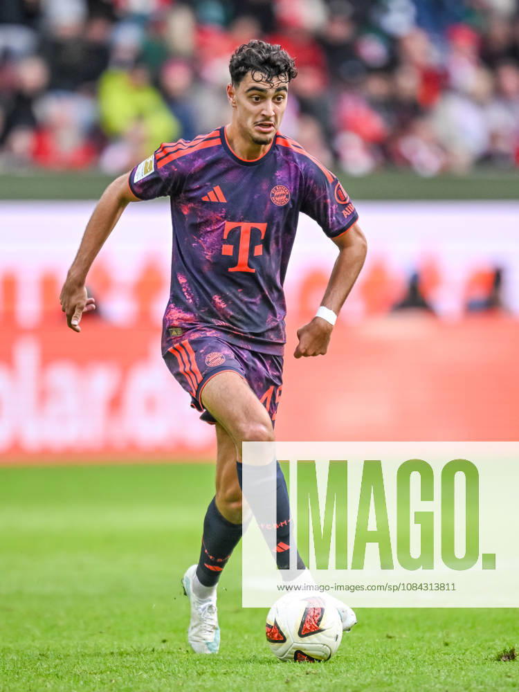 Aleksandar Pavlovic of FC Bayern Munich in action, on the ball, making a solo play during the Bundesliga match between FC Augsburg and FC Bayern Munich, at the WWK Arena on October 10, 2026, in Augsburg, Germany. Photo by Harry Langer, DeFodi Images. Aleksandar Pavlovic of FC Bayern Munich controls the ball during the Bundesliga match between FC Augsburg and FC Bayern Munich at the WWK Arena on October 10, 2026, in Augsburg, Germany. Photo by Harry Langer, DeFodi Images. DFB and DFL regulations prohibit any use of photographs as image sequences and or quasi-video. Photo by Harry Langer, DeFodi Images. DFB and DFL regulations prohibit any use of photographs as imSEQUENCES AND OR QUASI-VIDEO