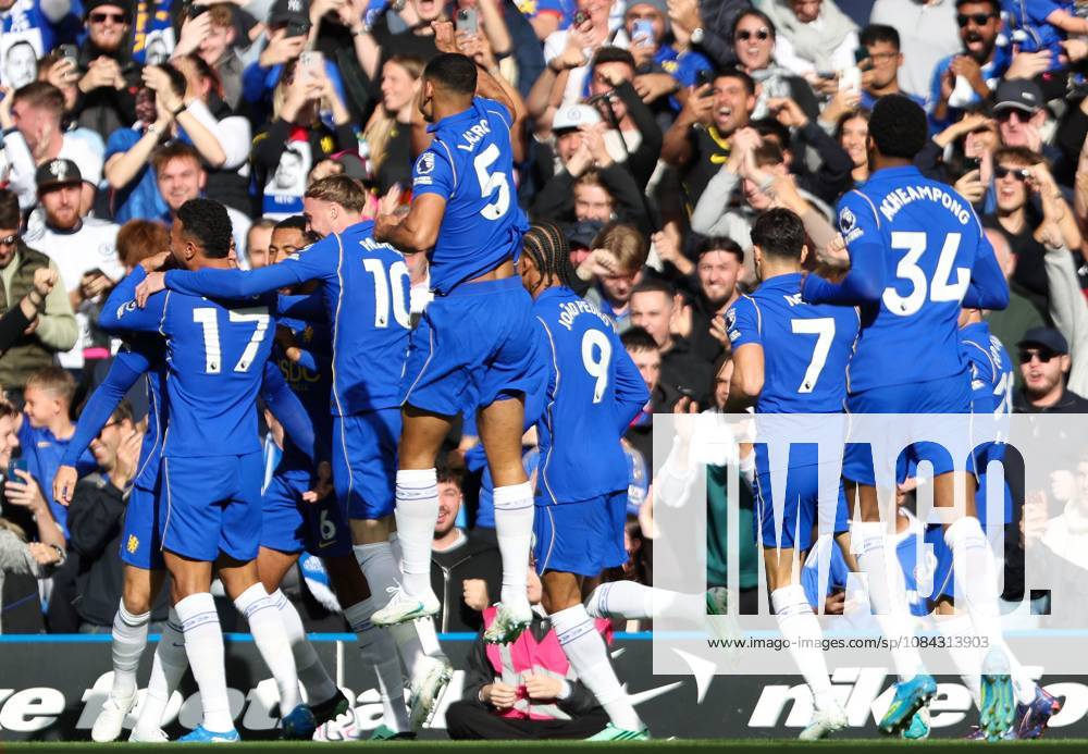 Jordan Henderson of Chelsea celebrates scoring his team s first goal of the match with teammates Chelsea v AFC Bournemouth, Premier League, Football, Stamford Bridge, London, UK, 10 10 2026, England - 10 Oct 2026London Stamford Bridge England United Kingdom