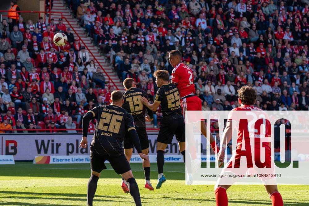 German Soccer Bundesliga 1, Matchday 5, 2026–2027, 1. FC Union Berlin vs. SV Elversberg on October 10, 2026, at the Stadion An der Alten Försterei in Berlin; Felix Uduokhai (1. FC Union Berlin) had a header chance, 2