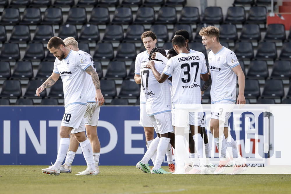 Soccer 3rd Division, SG Sonnenhof Grossaspach vs. SV Waldhof Mannheim – celebration of the 3-1 goal by Nolan Muteba, SV Waldhof Mannheim, 29