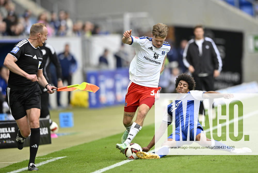 Tackle, Action: Bernardo (TSG 1899 Hoffenheim) 13 vs. David Moeller Wolfe (Hamburger SV HSV) 03 Assistant Referee (Linesman) TSG 1899 Hoffenheim vs. Hamburger SV HSV 10 10 2026 DFL regulations prohibit any use of PHOTOGRAPHS AS IMAGE SEQUENCES AND OR QUASI-VIDEO TSG 1899 Hoffenheim vs. Hamburger SV HSV