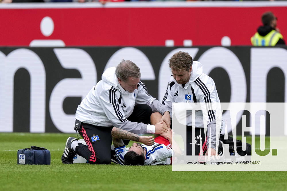 Fabio Vieira (HSV), 20, is down on the ground and needs medical attention; injured, injury, time out due to injury, action, play, game scene, 10 10 2026, Sinsheim, Germany, soccer, Bundesliga, TSG 1899 Hoffenheim, Hamburger SV, DFB and DFL regulations prohibit any use of photographs as image sequences and or quasi-video
