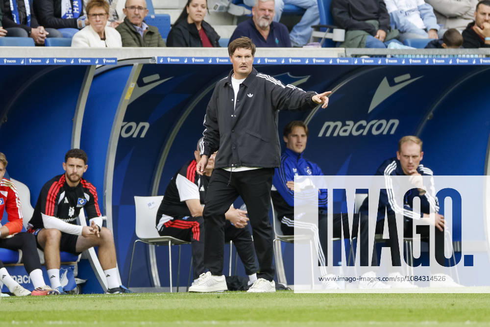 Merlin Polzin, Hamburger SV, Coach, Facial Expressions, Emotion, Germany, Soccer, Bundesliga 1, Matchday 5, 2026–2027, TSG Hoffenheim vs. Hamburger SV, October 10, 2026, Sinsheim SNP Arena, Germany