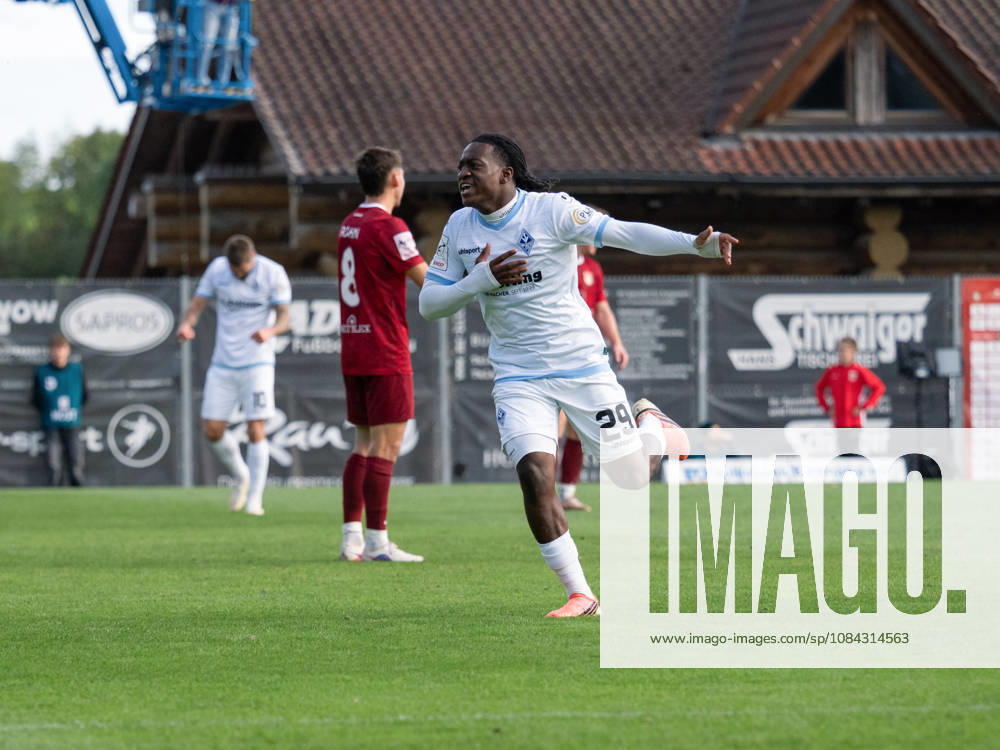 Goal to make it 1–4 by Nolan Muteba N Tumba, SV Waldhof Mannheim, 29 goal celebrations, GER, Soccer, SG Sonnenhof Grossaspach vs. SV Waldhof Mannheim, 3rd Division, Matchday 8, Aspach, 2026–2027 season, October 10, 2026, Germany, Soccer, SG Sonnenhof Grossaspach vs. SV Waldhof Mannheim, 3rd Division, Matchday 8, Aspach, 2026–2027 season, October 10, 2026, Aspach