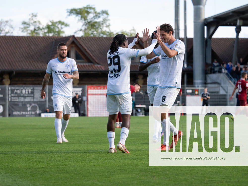 Goal to make it 1-3 by Nolan Muteba N Tumba, SV Waldhof Mannheim; 29 goal celebration with Maximilian Thalhammer, SV Waldhof Mannheim, 08, celebration, joy, emotion, team celebration, gestures, GER, soccer, SG Sonnenhof Grossaspach vs. SV Waldhof Mannheim, 3rd Division, Matchday 8, Aspach, 2026–2027 season, October 10, 2026, GER, soccer, SG Sonnenhof Grossaspach vs. SV Waldhof Mannheim, 3rd Division, Matchday 8, Aspach, 2026–2027 season, October 10, 2026, Aspach