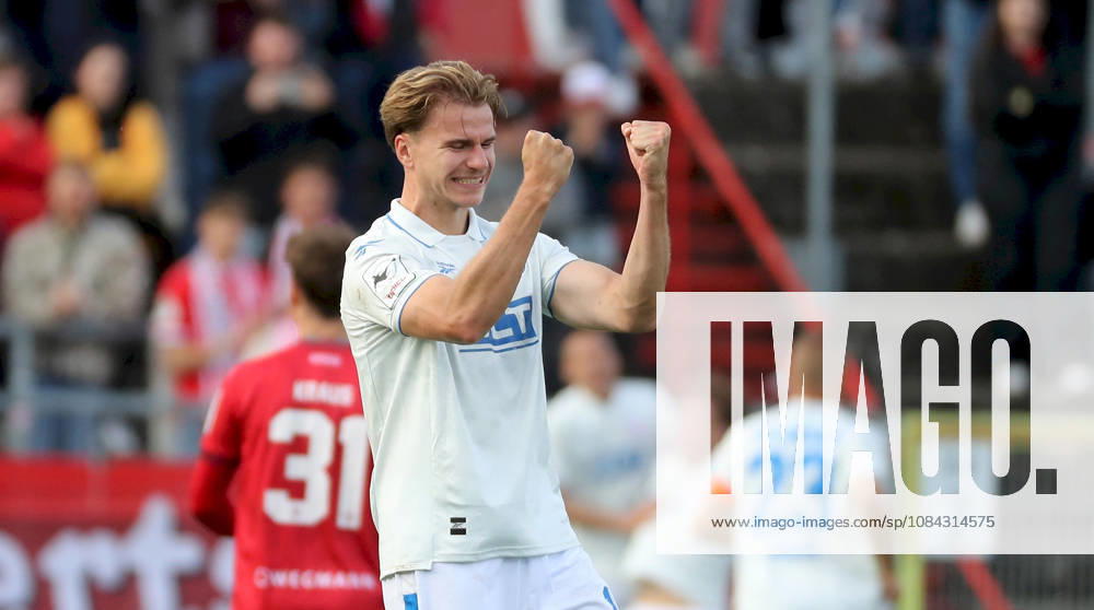 Men s, Soccer, 2026–2027 Season, 3rd Division, Matchday 8: FC Würzburger Kickers vs. FC Hansa Rostock; from left: Florian Carstens; FC Hansa Rostock celebrating the goal; goal celebration; cheering after the goal that made it 0–2; Würzburg AKON ARENA, Bavaria, Germany