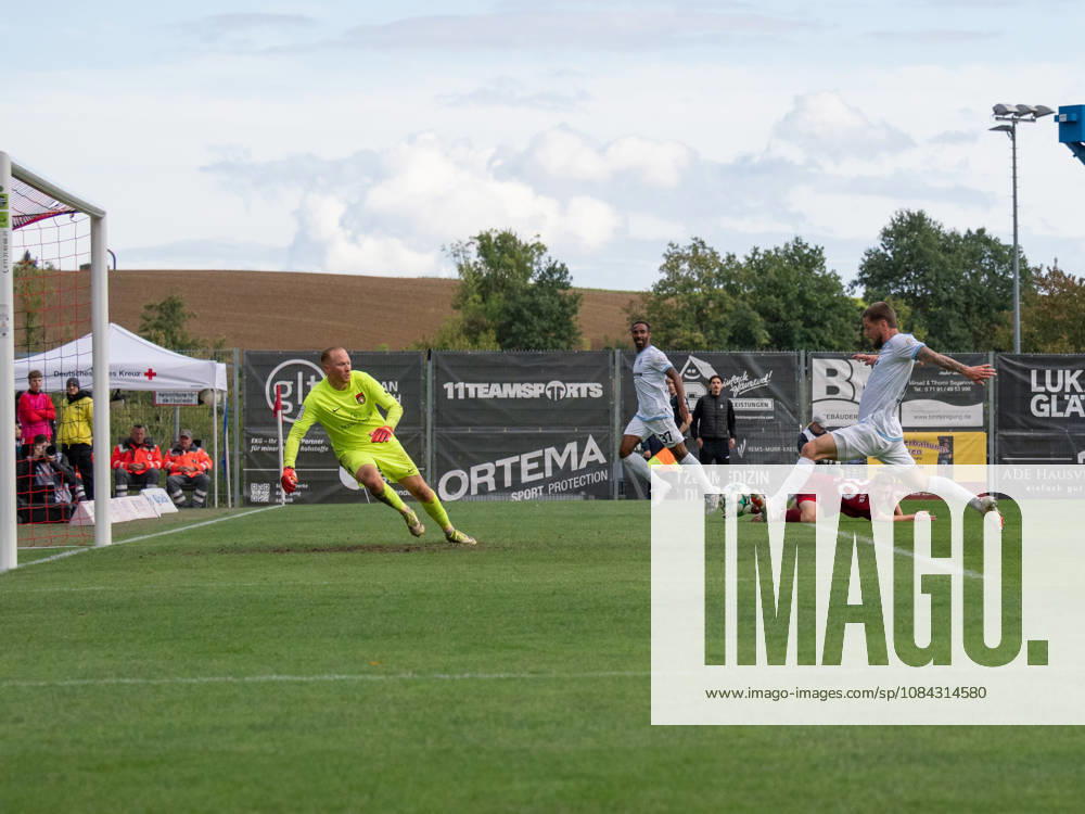 Goal to make it 1–5 by Noah Sarenren Bazee, SV Waldhof Mannheim, 37th minute, goal celebration, Celebration, Joy, Emotion, Team Celebration, Gestures, GER, Soccer, SG Sonnenhof Grossaspach vs. SV Waldhof Mannheim, 3rd Division, Matchday 8, Aspach, 2026–2027 Season, October 10, 2026, GER, soccer, SG Sonnenhof Grossaspach vs. SV Waldhof Mannheim, 3rd Division, Matchday 8, Aspach, 2026–2027 season, October 10, 2026, Aspach