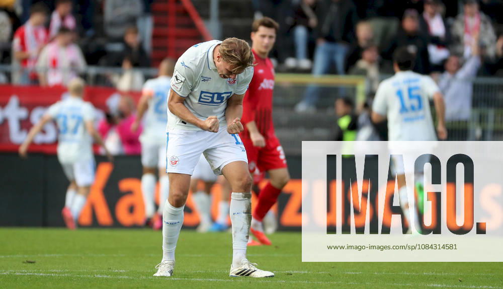 Men s, Soccer, 2026–2027 Season, 3rd Division, Matchday 8: FC Würzburger Kickers vs. FC Hansa Rostock; from left: Florian Carstens; FC Hansa Rostock celebrating the goal; goal celebration; cheering after the goal that made it 0–2; Würzburg AKON ARENA, Bavaria, Germany