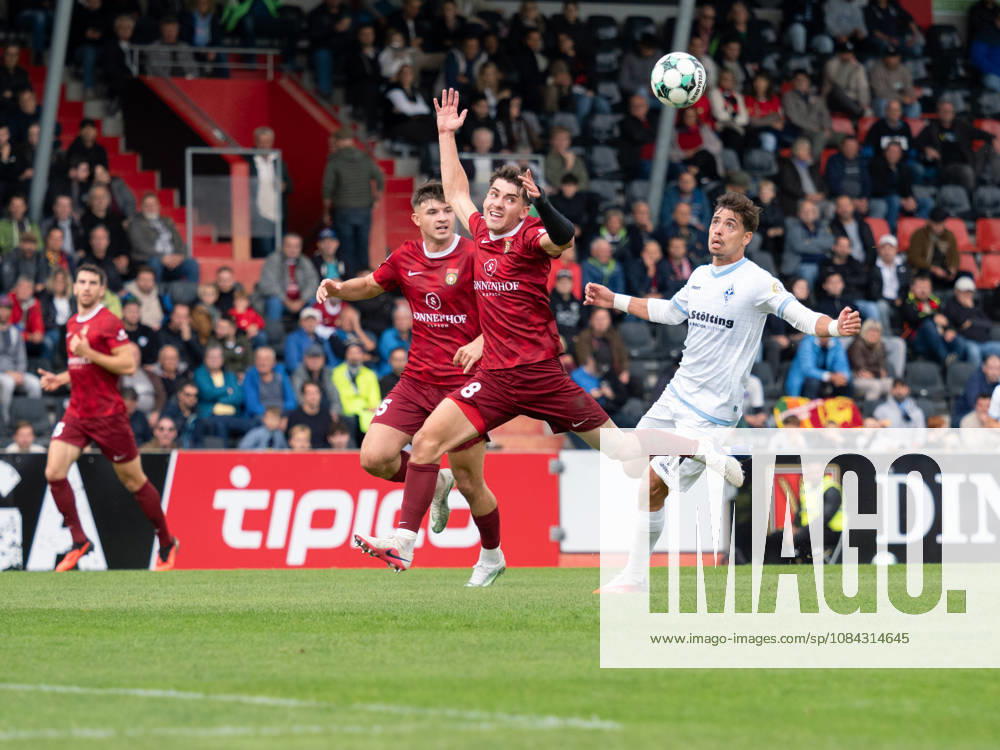 Tackle: Jan Elias Rahn (SG Sonnenhof Grossaspach), 08 vs. Masca SV Waldhof Mannheim, 11, running duel, sprint duel, possession GER, soccer, SG Sonnenhof Grossaspach vs. SV Waldhof Mannheim, 3rd League, Matchday 8, Aspach, 2026–2027 season, October 10, 2026, GER, Soccer, SG Sonnenhof Grossaspach vs. SV Waldhof Mannheim, 3rd Division, Matchday 8, Aspach, 2026–2027 season, October 10, 2026, Aspach