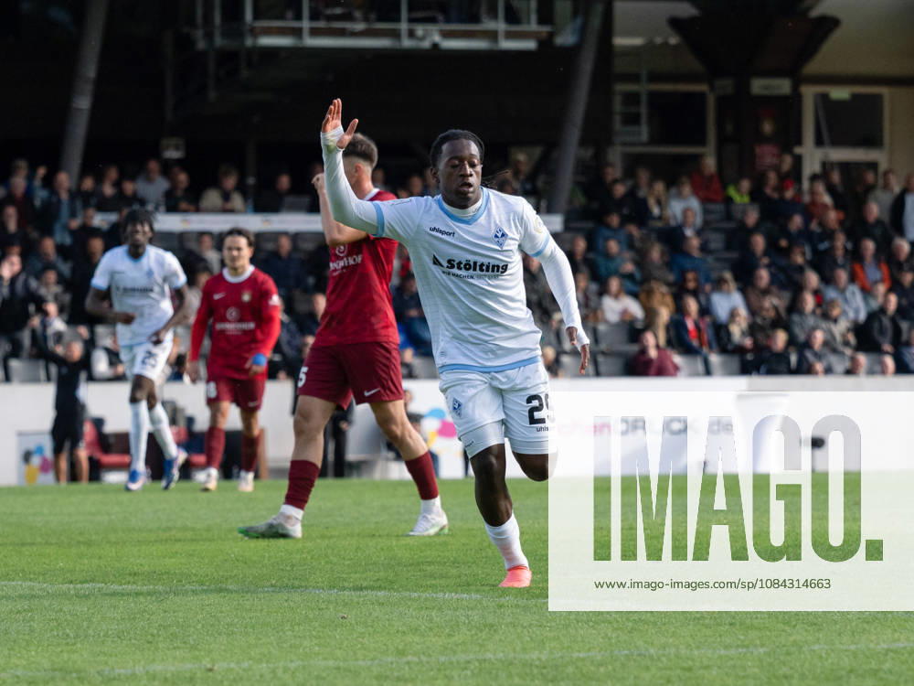 Goal to make it 1–3 by Nolan Muteba N Tumba, SV Waldhof Mannheim, 29 goal celebrations, Celebration, Joy, Emotion, Team Celebration, Gestures, GER, Soccer, SG Sonnenhof Grossaspach vs. SV Waldhof Mannheim, 3rd Division, Matchday 8, Aspach, 2026–2027 Season, October 10, 2026, GER, soccer, SG Sonnenhof Grossaspach vs. SV Waldhof Mannheim, 3rd Division, Matchday 8, Aspach, 2026–2027 season, October 10, 2026, Aspach