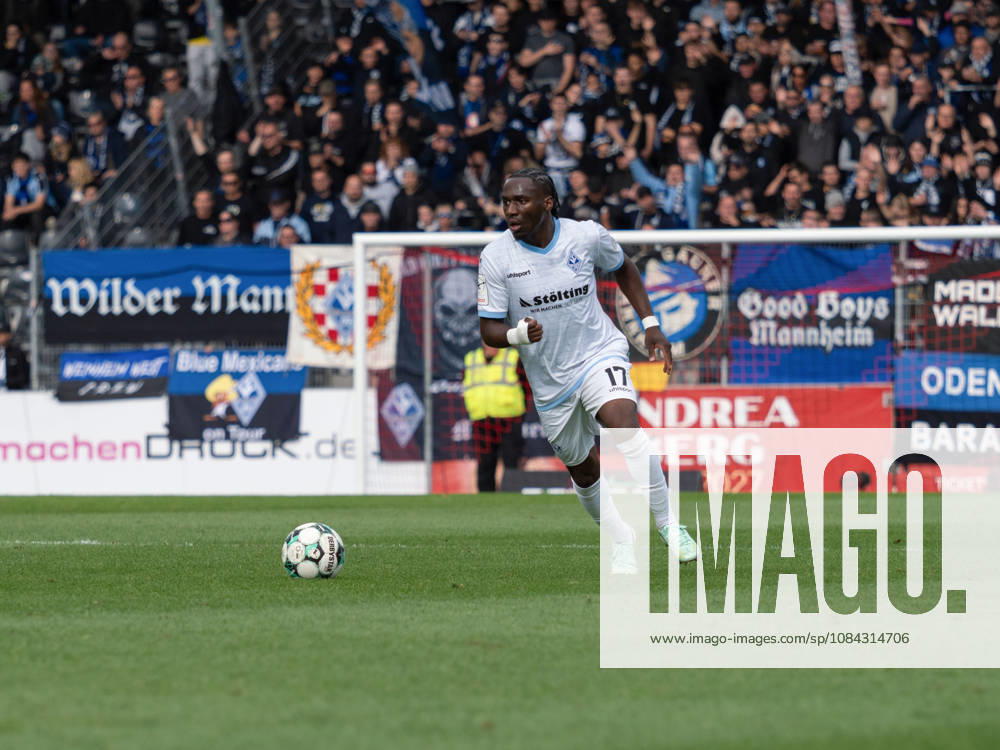 Lorenz Ender, SG Sonnenhof Grossaspach, 17 on the ball, GER, Soccer, SG Sonnenhof Grossaspach vs. SV Waldhof Mannheim, 3rd Division, Matchday 8, Aspach, 2026–2027 season, October 10, 2026 GER, Soccer, SG Sonnenhof Grossaspach vs. SV Waldhof Mannheim, 3rd Division, Matchday 8, Aspach, 2026–2027 season, October 10, 2026 Aspach