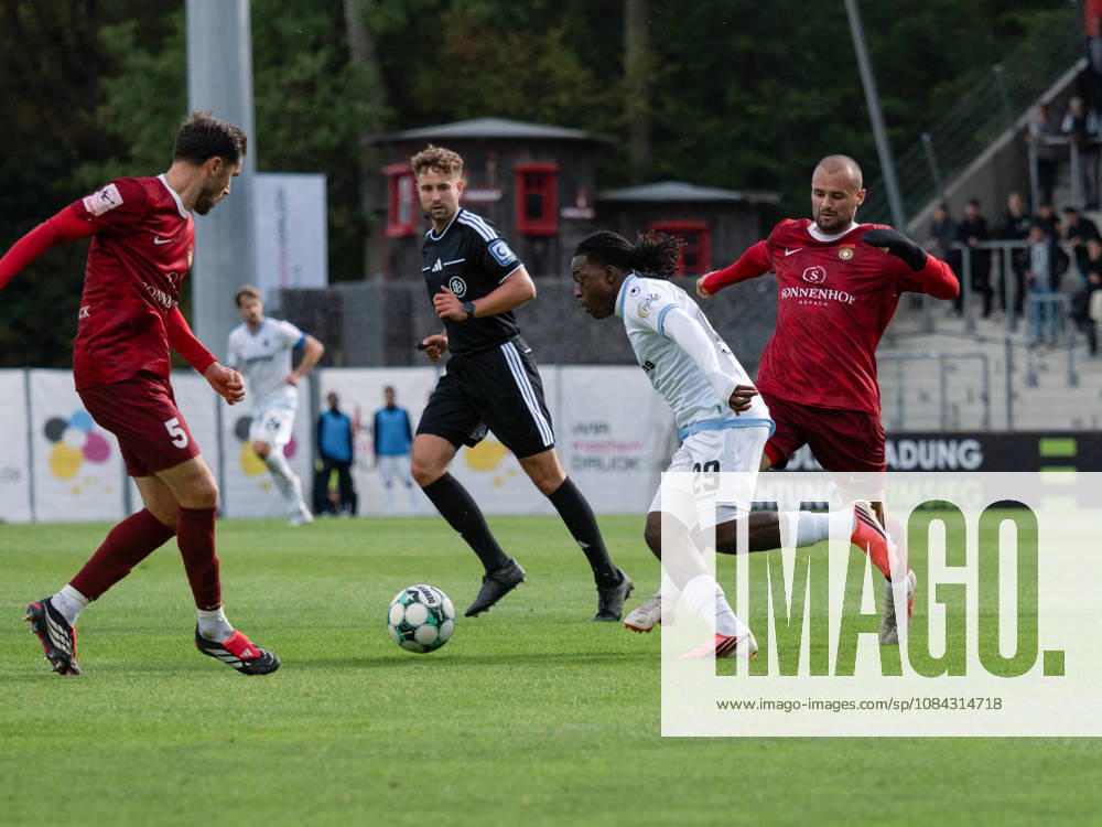 Yannis Hoer, SV Waldhof Mannheim, 05, Kushtrim Asallari, SV Waldhof Mannheim, 20, Fabian Eisele, SG Sonnenhof Grossaspach, 23 GER, Soccer, SG Sonnenhof Grossaspach vs. SV Waldhof Mannheim, 3rd Division, Matchday 8, Aspach, 2026–2027 season, October 10, 2026 GER, Soccer, SG Sonnenhof Grossaspach vs. SV Waldhof Mannheim, 3rd Division, Matchday 8, Aspach, 2026–2027 season, October 10, 2026 Aspach