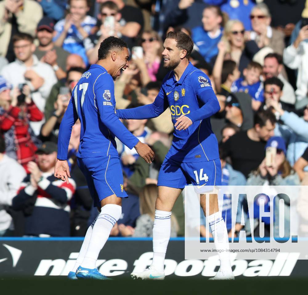 Premier League - Chelsea v AFC Bournemouth LONDON, ENGLAND, OCTOBER 10: GOAL 1-0, Jordan Henderson of Chelsea goal celebration with Morgan Rogers of Chelsea after scoring a goal to make the score 1-0 during The Premier League match between Chelsea v AFC Bournemouth at Stamford Bridge Stadium, London, England, on October 10. (Photo by Daniel Weir) London Stamford Bridge Stadium England