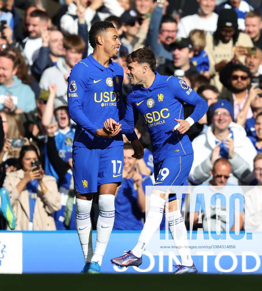 Premier League - Chelsea v AFC Bournemouth LONDON, ENGLAND, OCTOBER 10: GOAL 2-0, Morgan Rogers of Chelsea goal celebration with Pep Chavarria of Chelsea after scoring a goal to make the score 2-0 during The Premier League match between Chelsea v AFC Bournemouth at Stamford Bridge Stadium, London, England, on October 10. (Photo by Daniel Weir) London Stamford Bridge Stadium England