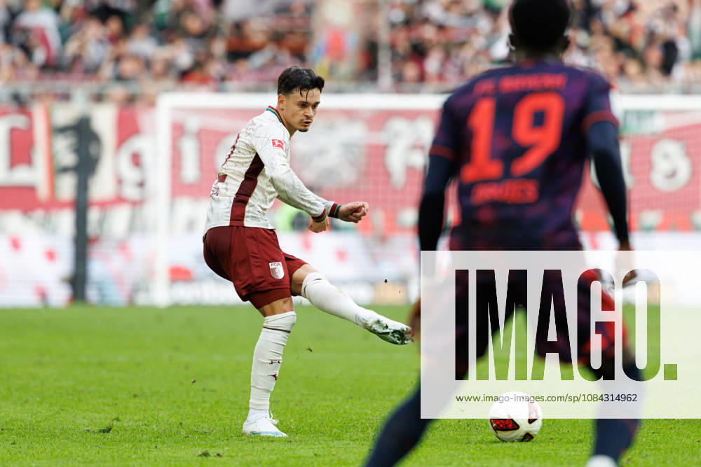 Fabian Rieder, 32, FC Augsburg during the match between FC Augsburg and FC Bayern Munich, soccer, men s, Bundesliga, 2026–2027, Matchday 5 on October 10, 2026, in Augsburg, WWK ARENA. DFL and DFB regulations prohibit any use of photographs as image sequences and or quasi-video. Bavaria, Germany