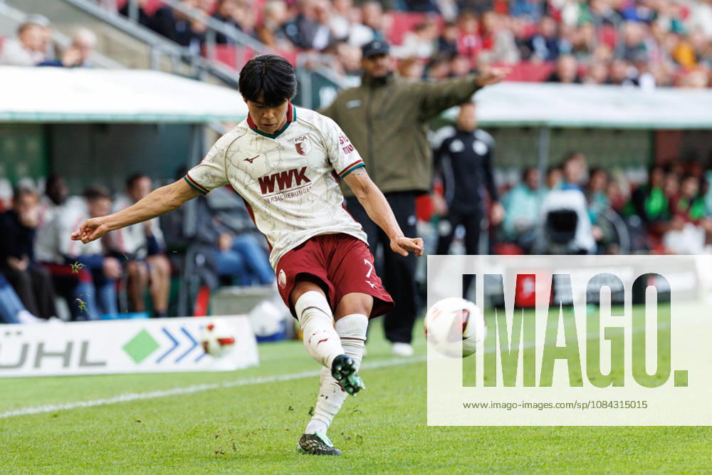 Young Woo Seol 7, FC Augsburg during the match between FC Augsburg and FC Bayern Munich, Soccer, Men s, Bundesliga, 2026–2027, Matchday 5 on October 10, 2026, in Augsburg, WWK ARENA. DFL and DFB regulations prohibit any use of photographs as image sequences and or quasi-video. Bavaria, Germany