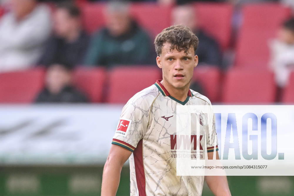 Hennes Behrens of FC Augsburg watches during the Bundesliga 1 match between FC Augsburg and FC Bayern Munich, WWK Arena on October 10, 2026, in Augsburg, Germany Photo by Harry Langer DeFodi Images Hennes Behrens FC Augsburg Looks on during the Bundesliga match between FC Augsburg and FC Bayern Munich at WWK Arena on October 10, 2026, in Augsburg, Germany. Photo by Harry Langer, DeFodi Images. DFB and DFL regulations prohibit any use of photographs as image sequences and or quasi-video. Photo by Harry Langer, DeFodi Images. DFB and DFL regulations prohibit any use of photographs as imSEQUENCES AND OR QUASI-VIDEO