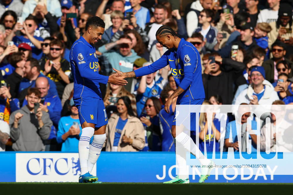 Premier League: Chelsea v AFC Bournemouth LONDON, UK - 10th Oct 2026: Morgan Rogers of Chelsea celebrates scoring his side s second goal with team mate Joao Pedro during the Premier League match between Chelsea FC and AFC Bournemouth at Stamford Bridge London Stamford Bridge England United Kingdom