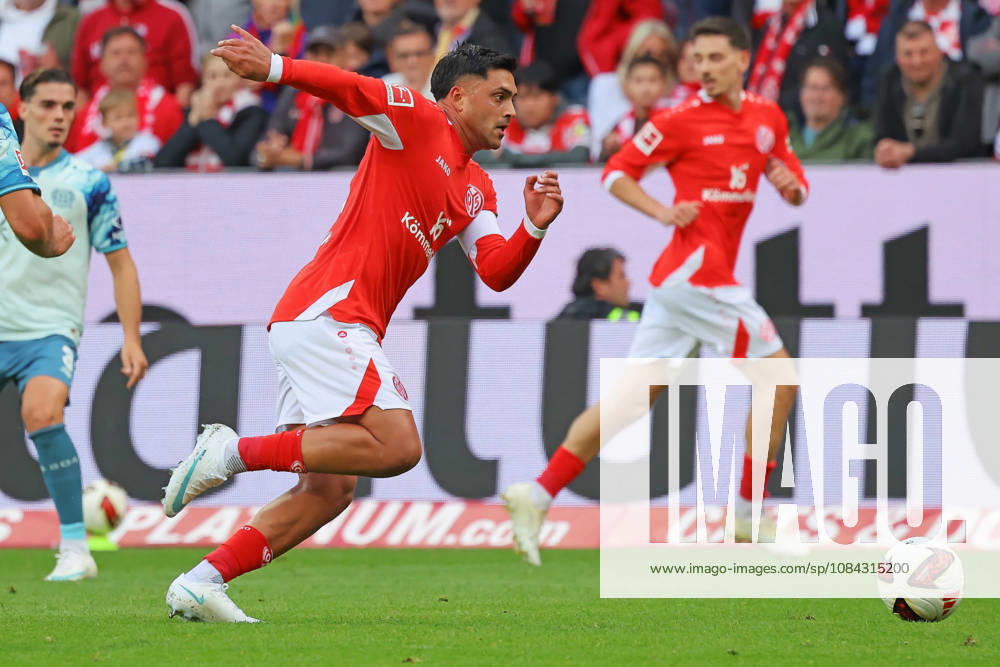 Mainz, Germany, October 10, 2026, Bundesliga 2026–2027, Matchday 5: FSV Mainz 05 vs. Bayer 04 Leverkusen. Pictured: Nadiem Amiri. M05 breaks through in midfield at full speed. DFL regulations prohibit any use of photographs as image sequences and or quasi-video. Mewa Arena, Rhineland-Palatinate