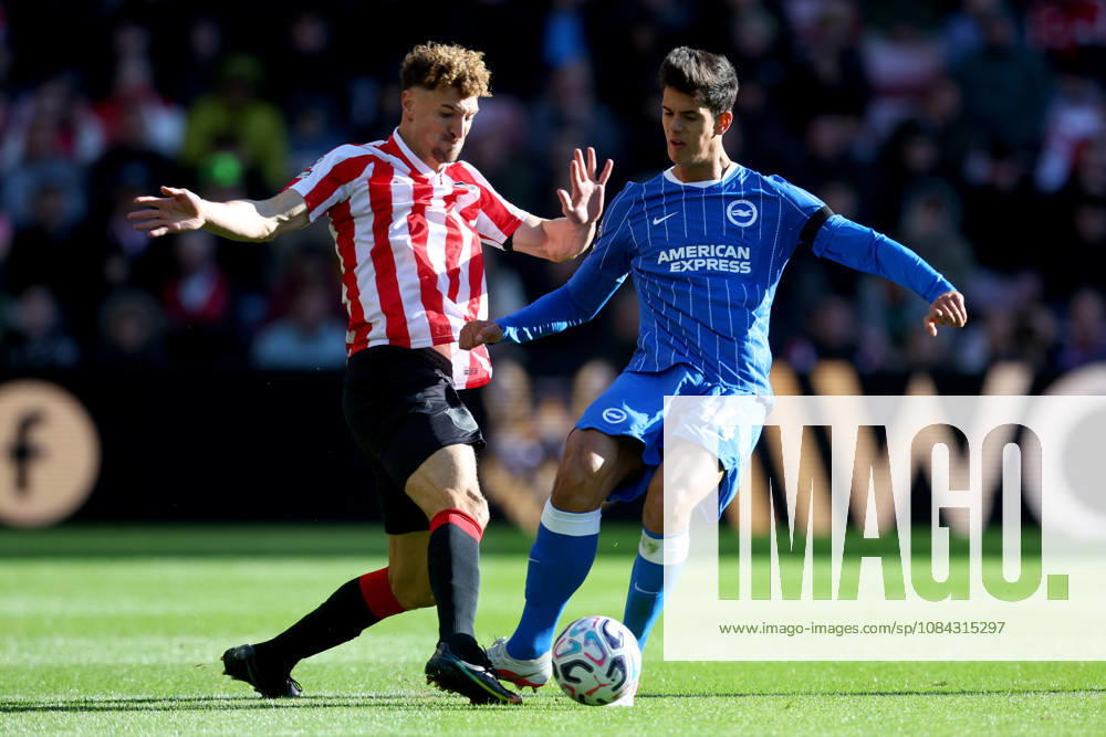Sunderland v Brighton and Hove Albion - Premier League 2026 27 Chema Andres of Brighton and Hove Albion and Thomas Meunier of Sunderland challenge during the Premier League 2026 27 match between Sunderland and Brighton & Hove Albion at Stadium of Light on October 10, 2026 in Sunderland, England. WARNING! This Photograph May Only Be Used For Newspaper And Or Magazine Editorial Purposes. May Not Be Used For Publications Involving 1 player, 1 Club Or 1 Competition Without Written Authorisation From Football DataCo Ltd. For Any Queries, Please Contact Football DataCo Ltd on +44 (0) 207 864 9121 Sunderland Stadium of Light England United Kingdom