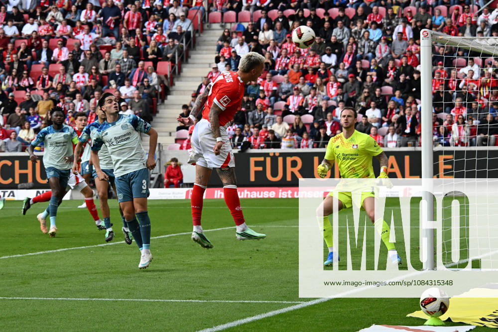 Soccer 1st Bundesliga, FSV Mainz 05 vs. Bayer 04 Leverkusen, referee Philipp Tietz; FSV Mainz 05, Mark Flekken; Bayer 04 Leverkusen; DFL; DFB. REGULATIONS PROHIBIT ANY USE OF PHOTOGRAPHS AS IMAGE SEQUENCES AND OR QUASI-VIDEO. Mainz
