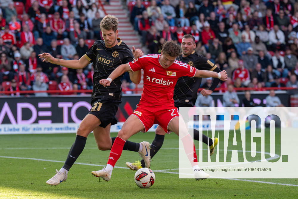 German Soccer 1st Bundesliga, Matchday 5, 2026–2027, 1. FC Union Berlin vs. SV Elversberg on October 10, 2026, at the Stadion An der Alten Försterei in Berlin; Tim Skarke of 1. FC Union Berlin, No. 21, in a tackle with Maximilian Rohr of SV Elversberg, No. 31