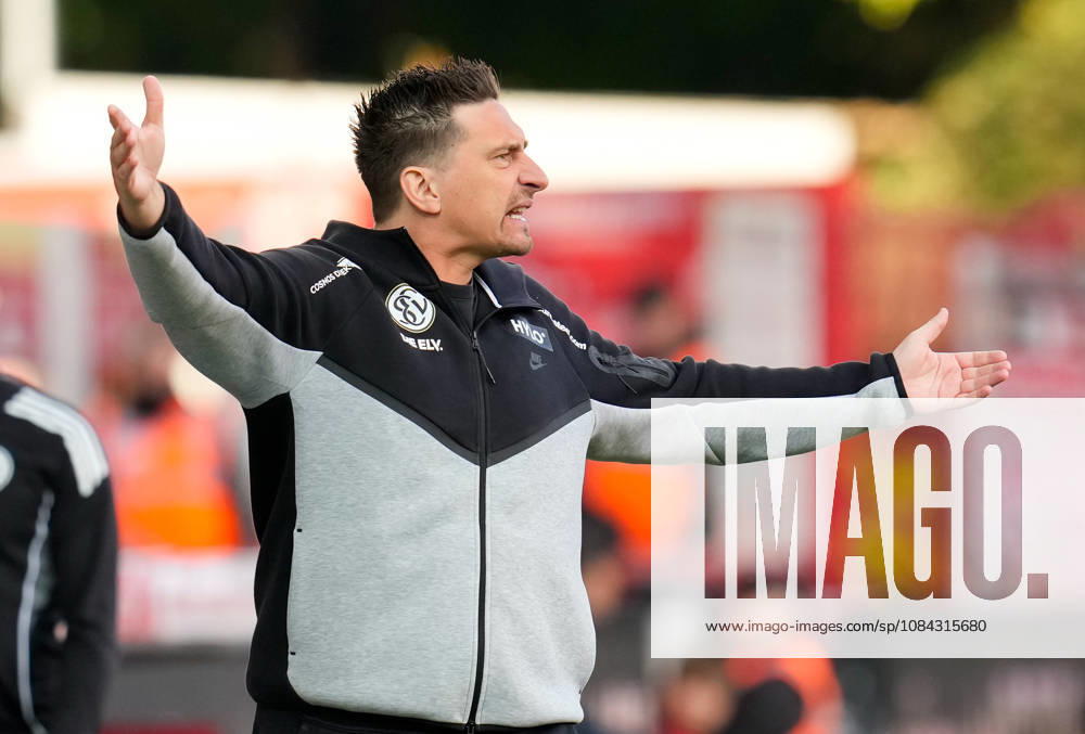 Vincent Wagner, Head Coach of SV Elversberg, reacts to the match between 1 FC Union Berlin and SV Elversberg, Bundesliga 1, Matchday 5, 2026–27 season, at Stadion An der Alten Foersterei, Berlin, October 10, 2026 DFL regulations prohibit any use of photographs as image sequences and or quasi-video 1. FC Union Berlin vs. SV Elversberg, Bundesliga 1, Matchday 5, 2026–27 Season, October 10, 2026, Berlin