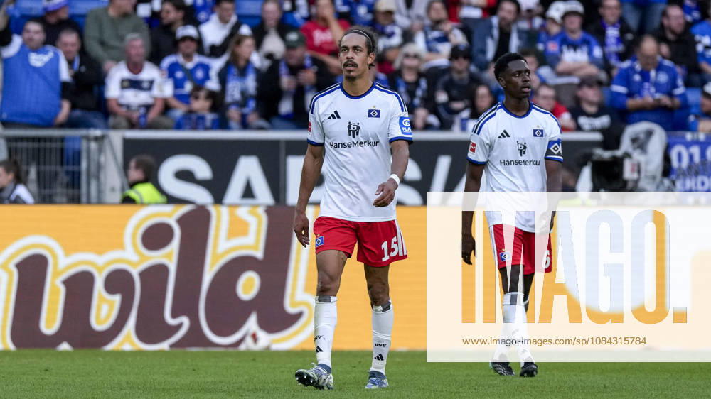 V li Yussuf Poulsen HSV, 15, Albert Sambi Lokonga, HSV, 6, player for Hamburger SV (HSV), looking disappointed, disappointment, frustration, pessimistic, after the goal that tied the score at 1–1, action, game scene, October 10, 2026, Sinsheim, Germany, soccer, Bundesliga, TSG 1899 Hoffenheim vs. Hamburger SV, DFB and DFL regulations prohibit any use of photographs as image sequences and or quasi-video