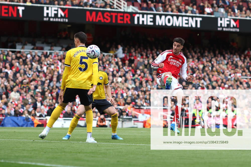 Arsenal gegen Leeds United, 10. Oktober 2026, London, Premier League, Fußball: Arsenal gegen Leeds United – Kai Havertz von Arsenal köpft am Tor vorbei. Foto: Charlotte Wilson, Offside, London, Großbritannien
