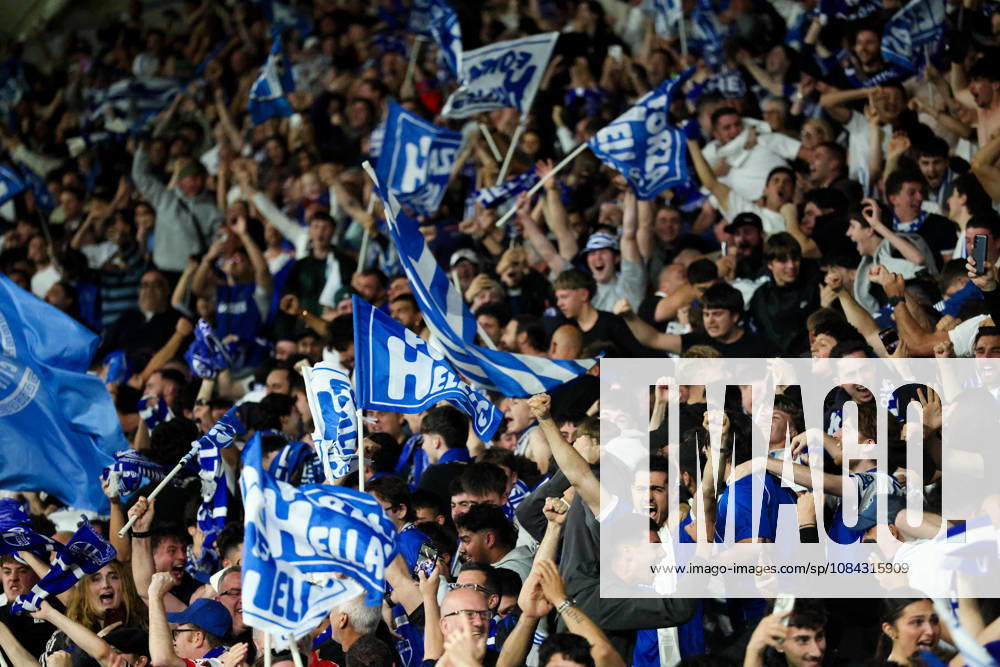 MELBOURNE, AUSTRALIA - OCTOBER 10: Fans celebrate Maximillian Mikkola of South M<elbourne FC scoring in the Australia Cup Final match against Melbourne Victory FC at AAMI Park on October 10, 2026 in Melbourne, Austr0alia. South Melbourne FC V Melbourne Victory FC - Australia Cup 2026 Final - ZUMAp121 20261010_zsp_p121_036