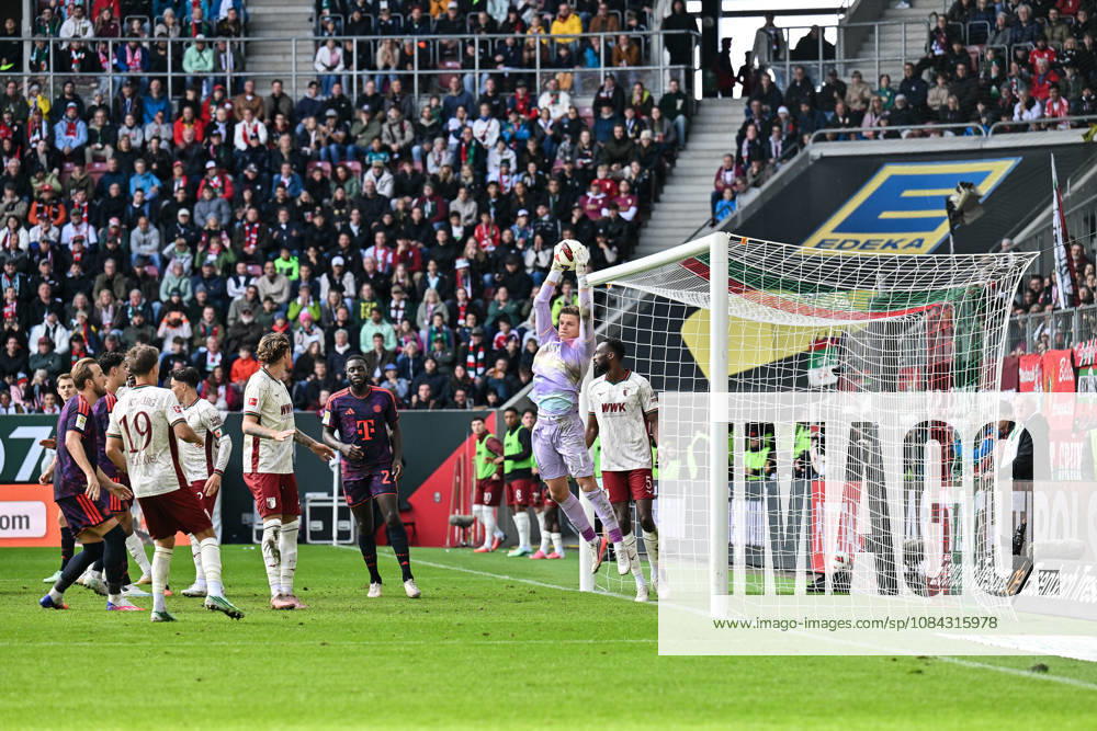 AUGSBURG, GERMANY; 10. OCTOBER: catch a Ball - Finn DAHMEN (FC Augsburg 1) during the Bundesliga Match between FC Augsburg vs. FC Bayern Munich at Matchday 5 at WWK-Arena DFL REGULATIONS PROHIBIT ANY USE OF PHOTOGRAPHS AS IMAGE SEQUENCES AND OR QUASI-VIDEO