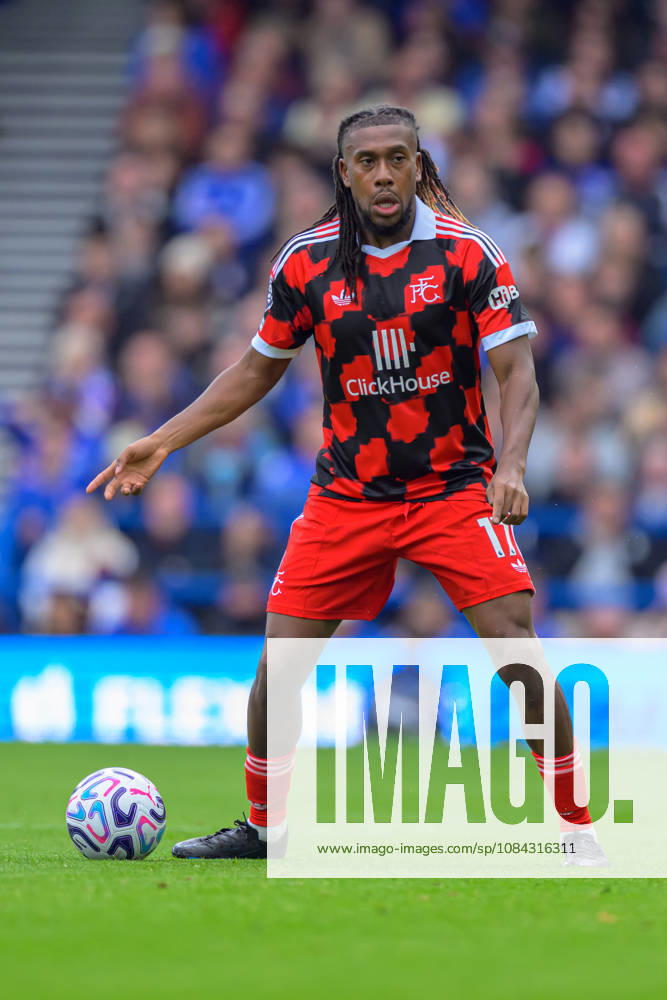 IPSWICH, ENGLAND OCTOBER 10 - Alex Iwobi of Fulham during the Premier League game between Ipswich Town and Fulham at Portman Road on October 10, 2026 in Ipswich, England. (Photo by Keeran Marquis Sports Press Photo)